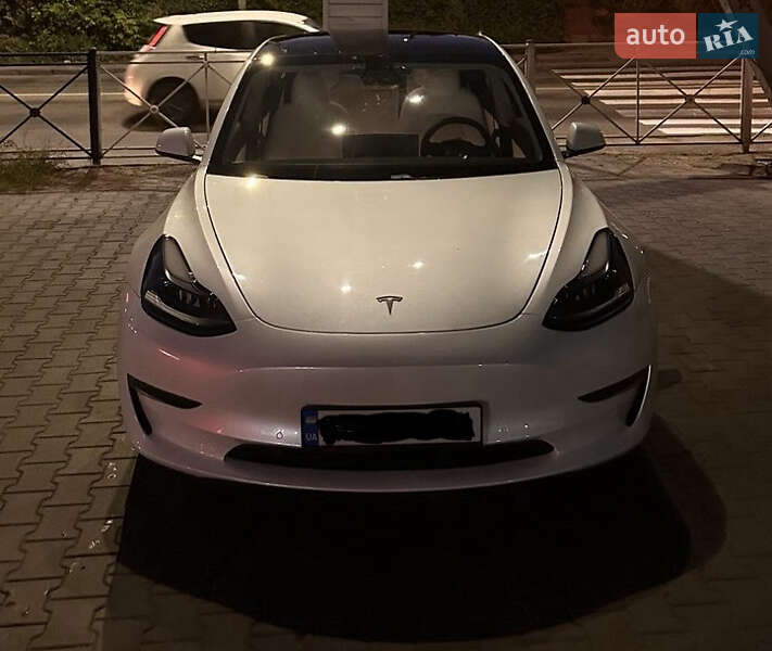 Tesla Model 3 2021