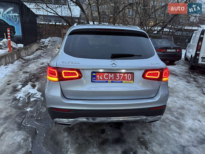 Mercedes-Benz GLC-Class 2022