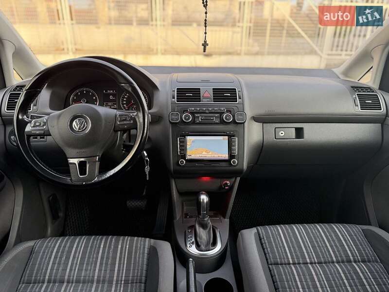 Volkswagen Touran 2011