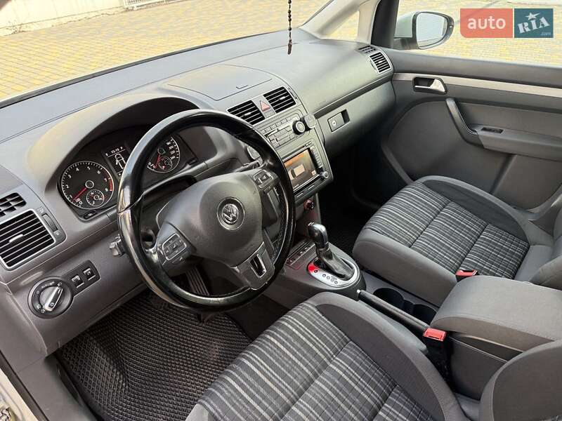 Volkswagen Touran 2011