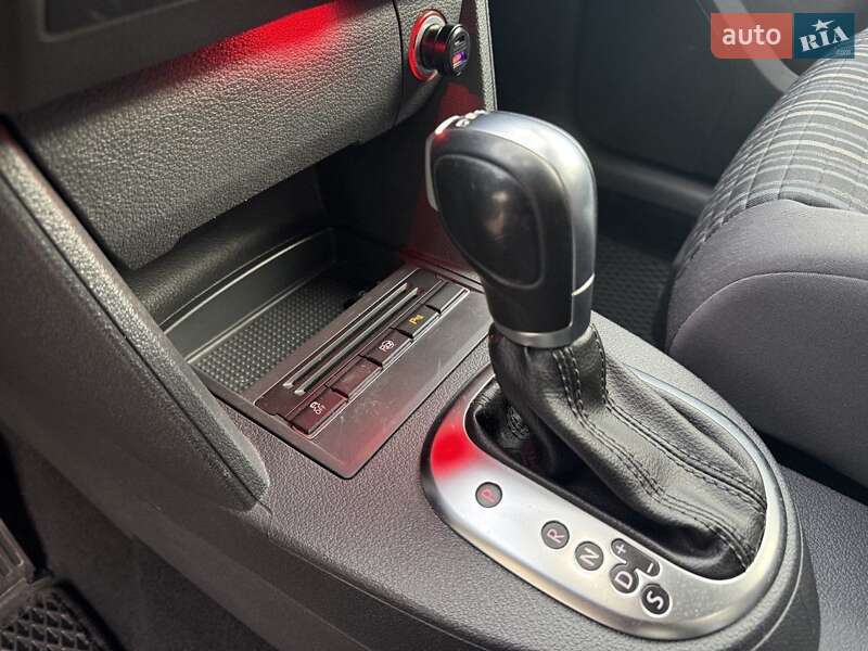 Volkswagen Touran 2011