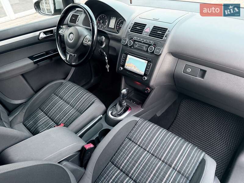 Volkswagen Touran 2011