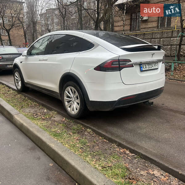 Tesla Model X 2019