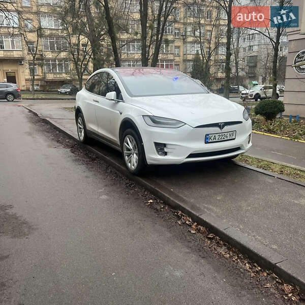 Tesla Model X 2019