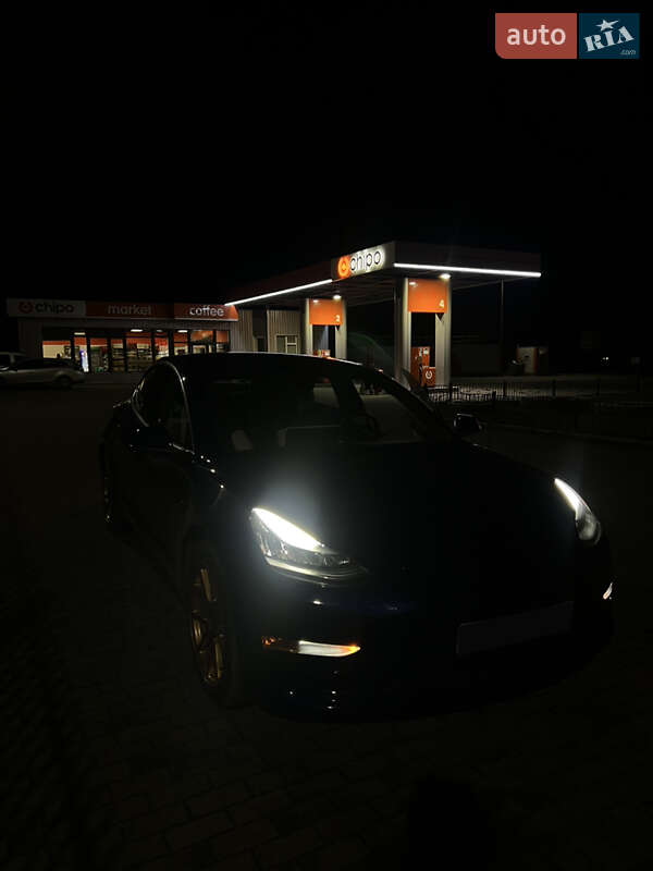 Tesla Model 3 2018