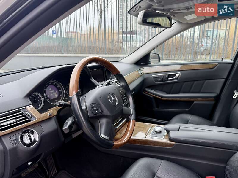 Mercedes-Benz E-Class 2010