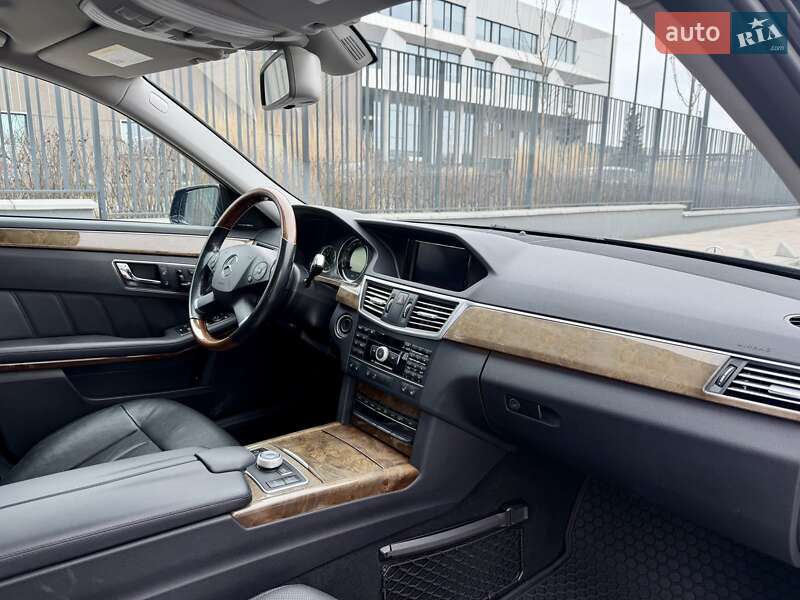 Mercedes-Benz E-Class 2010