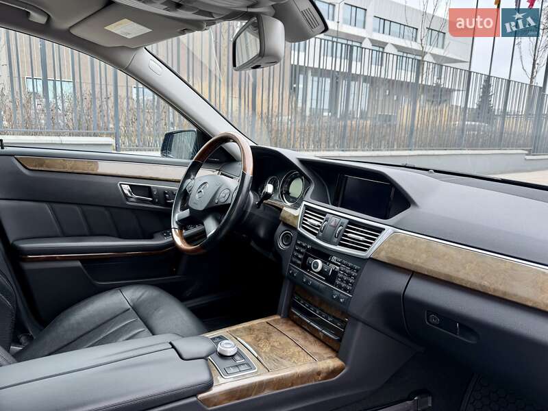 Mercedes-Benz E-Class 2010