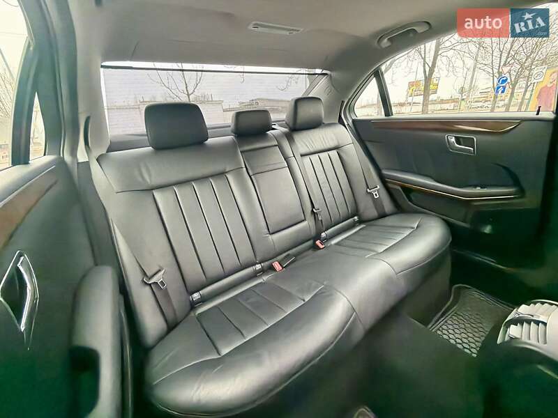 Mercedes-Benz E-Class 2010