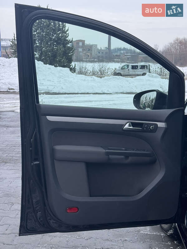 Volkswagen Touran 2012