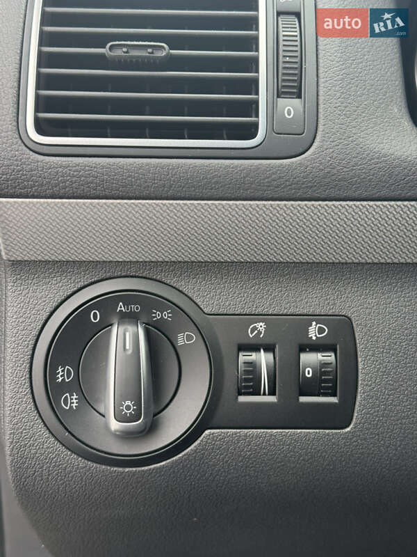 Volkswagen Touran 2012