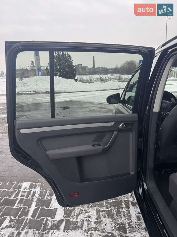 Volkswagen Touran 2012