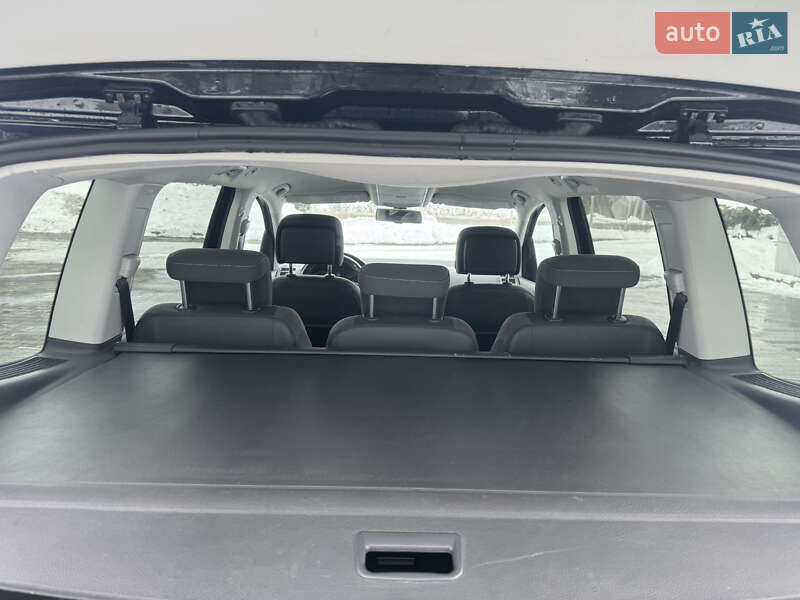 Volkswagen Touran 2012