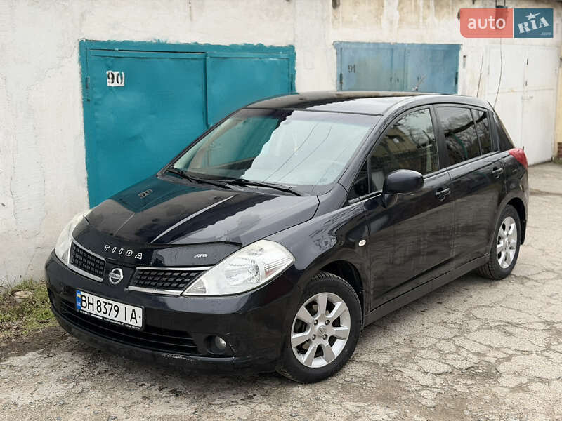 Nissan TIIDA 2008