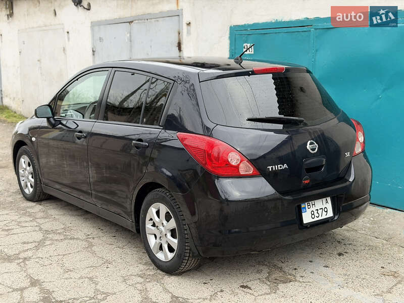 Nissan TIIDA 2008