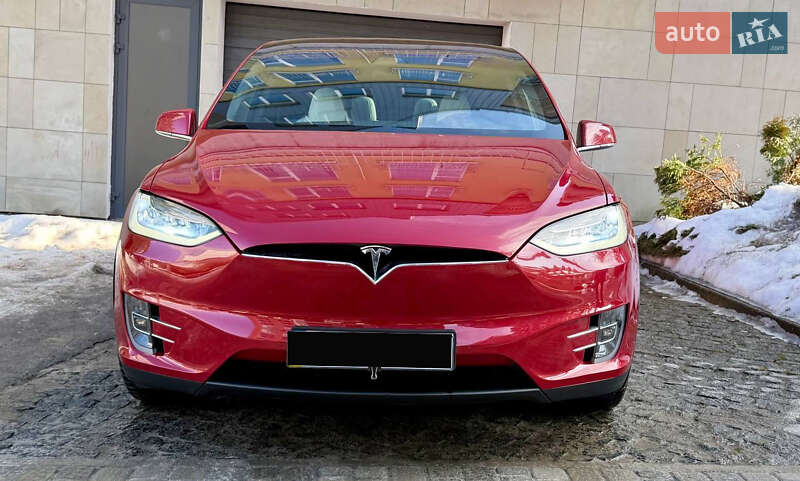 Tesla Model X 2018