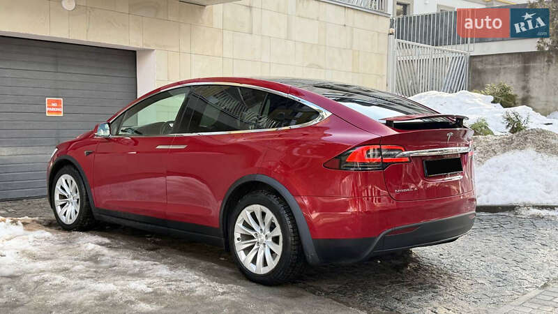 Tesla Model X 2018