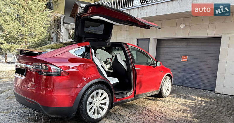 Tesla Model X 2018