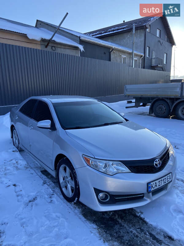 Toyota Camry 2014