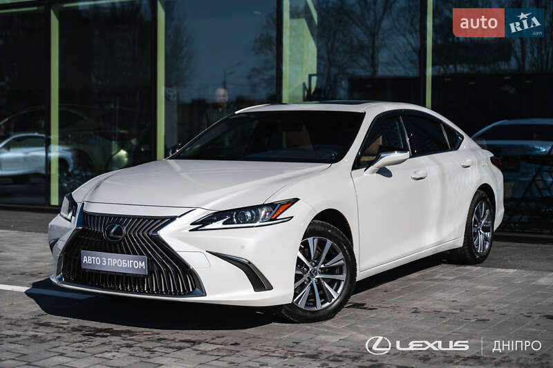 Lexus ES 2020