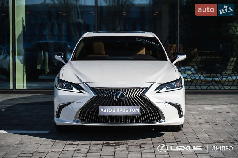 Lexus ES 2020