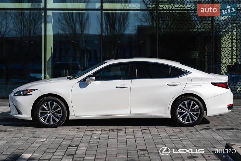Lexus ES 2020