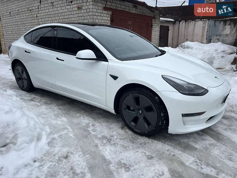 Tesla Model 3 2022