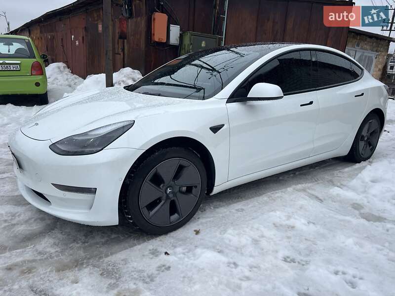 Tesla Model 3 2022