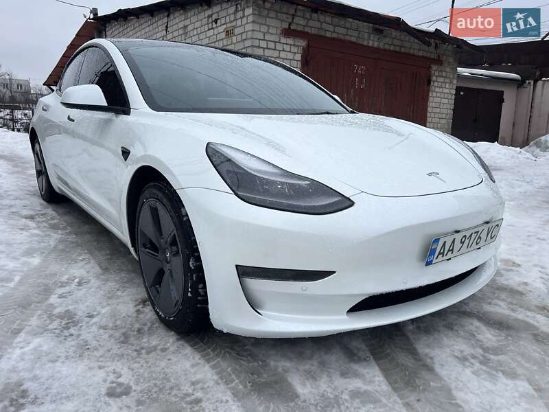 Tesla Model 3 2022