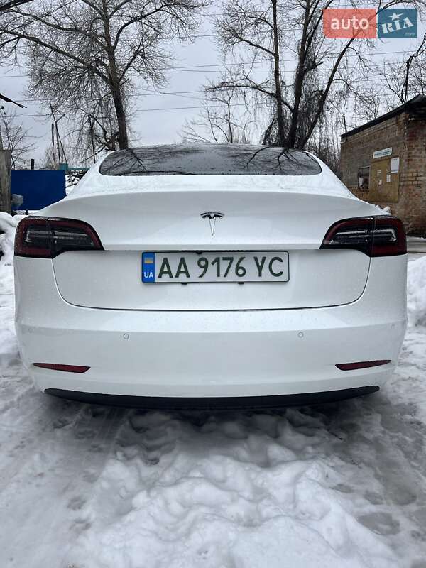 Tesla Model 3 2022