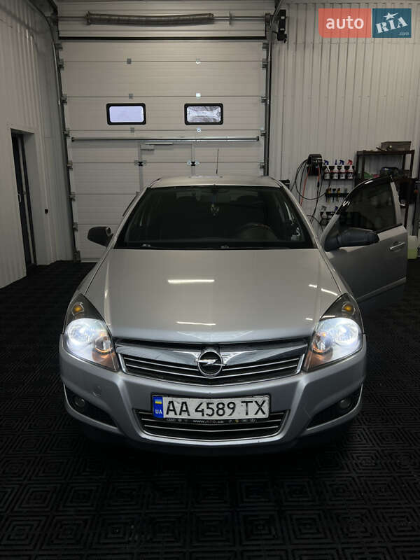 Opel Astra 2008