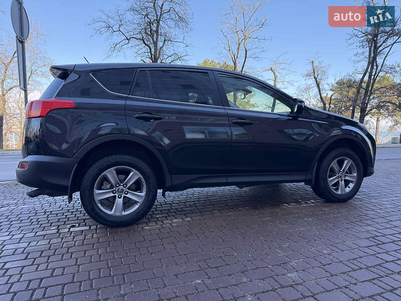 Toyota RAV4 2015