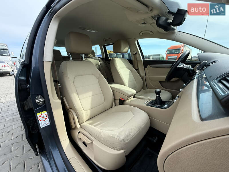 Volkswagen Passat 2012