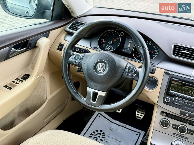 Volkswagen Passat 2012
