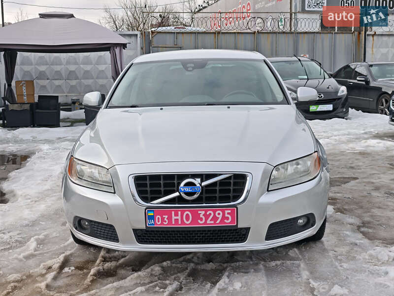 Volvo V70 2012