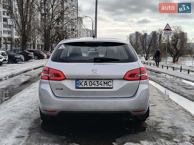 Peugeot 308 2016
