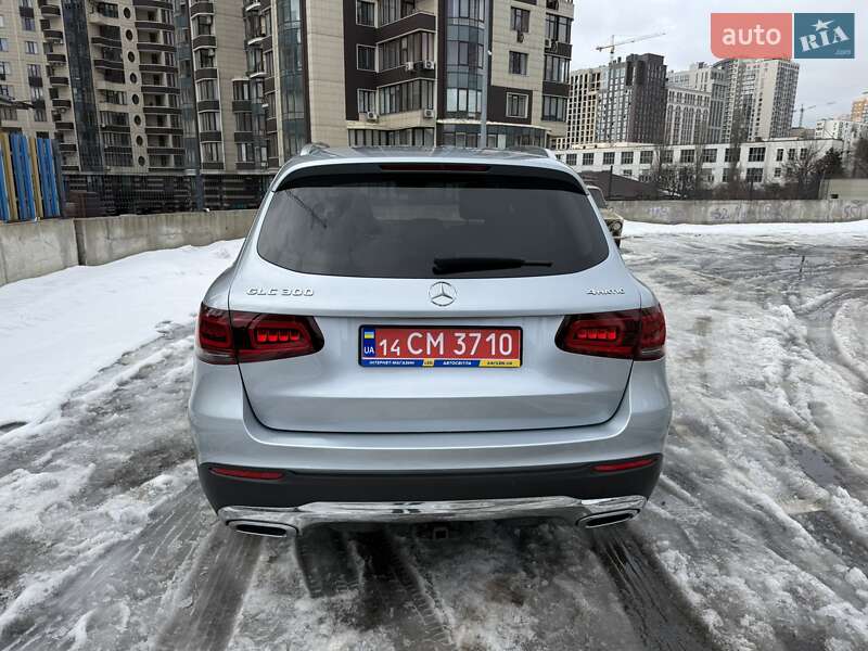 Mercedes-Benz GLC-Class 2022
