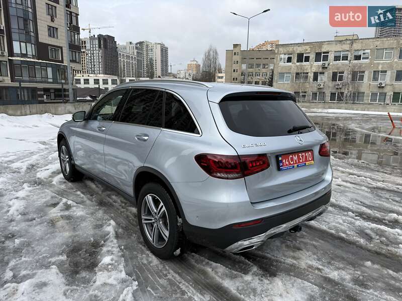 Mercedes-Benz GLC-Class 2022