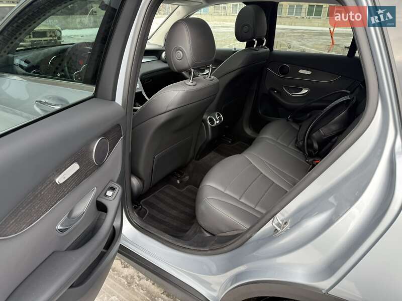 Mercedes-Benz GLC-Class 2022