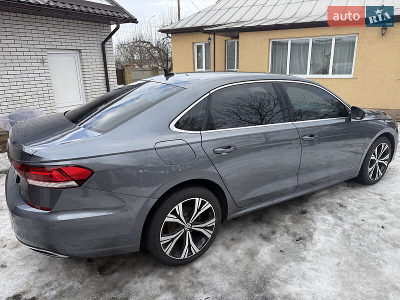 Volkswagen Passat 2021