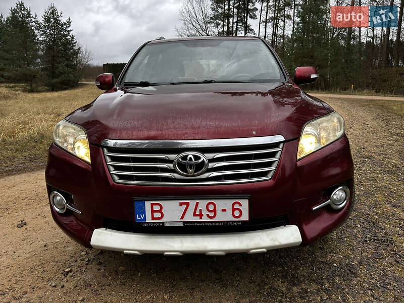 Toyota RAV4 2010