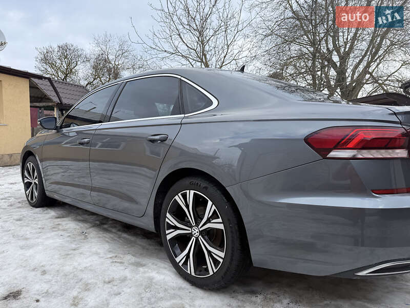 Volkswagen Passat 2021