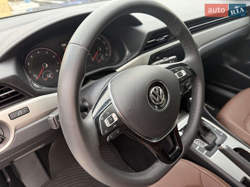 Volkswagen Passat 2021