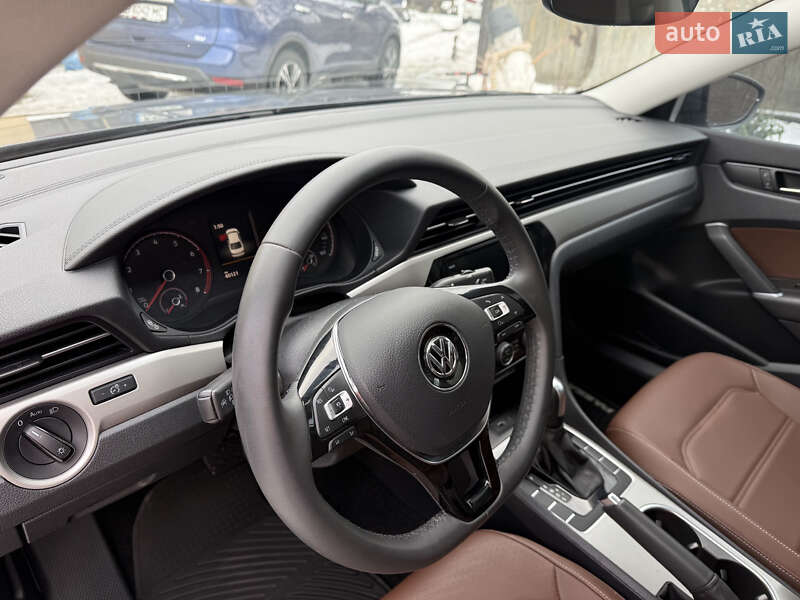 Volkswagen Passat 2021