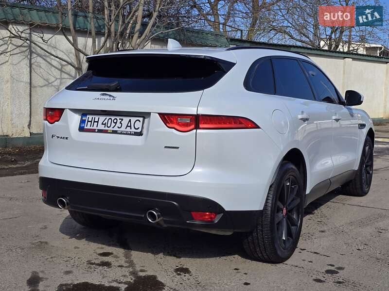 Jaguar F-Pace 2016