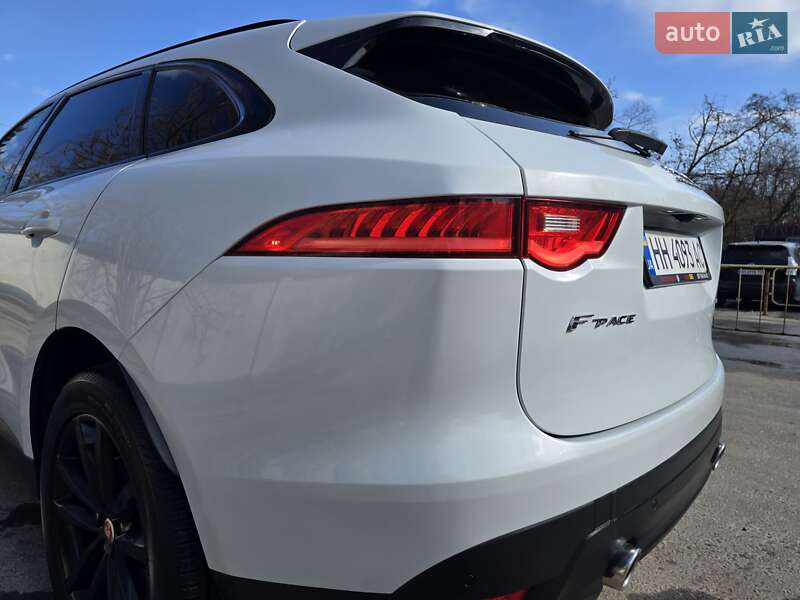 Jaguar F-Pace 2016