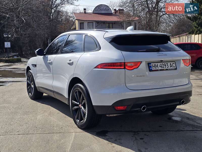 Jaguar F-Pace 2016