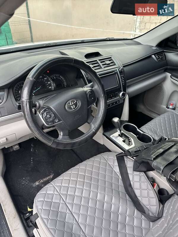 Toyota Camry 2012