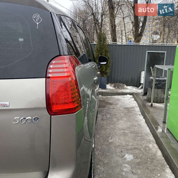 Peugeot 5008 2010
