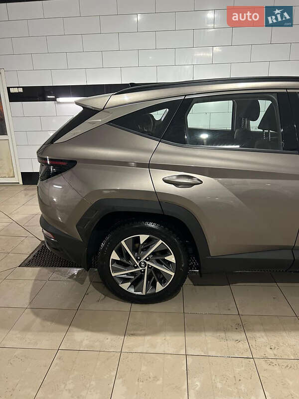 Hyundai-12